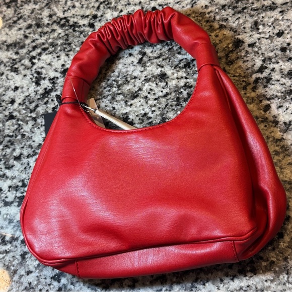 Kendall & Kylie Vibrant Red Y2K Shoulder Bag - Picture 5 of 10